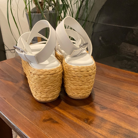 PURE Donna Karan Lolah Ankle Strap Raffia Platform Sandal White Leather Size 7 - Picture 9 of 12